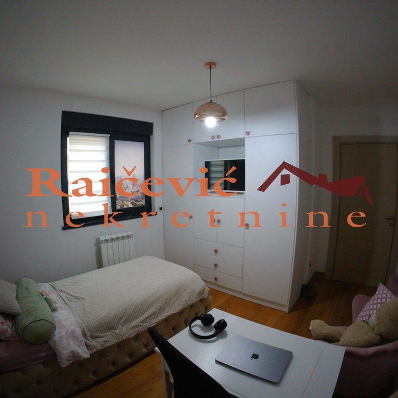 Četvorosoban stan na prodaju, Autokomanda, Beograd, 103m², 520.000 €