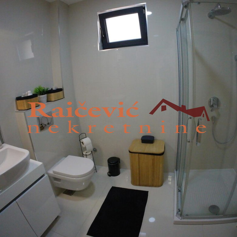 Četvorosoban stan na prodaju, Autokomanda, Beograd, 103m², 520.000 €