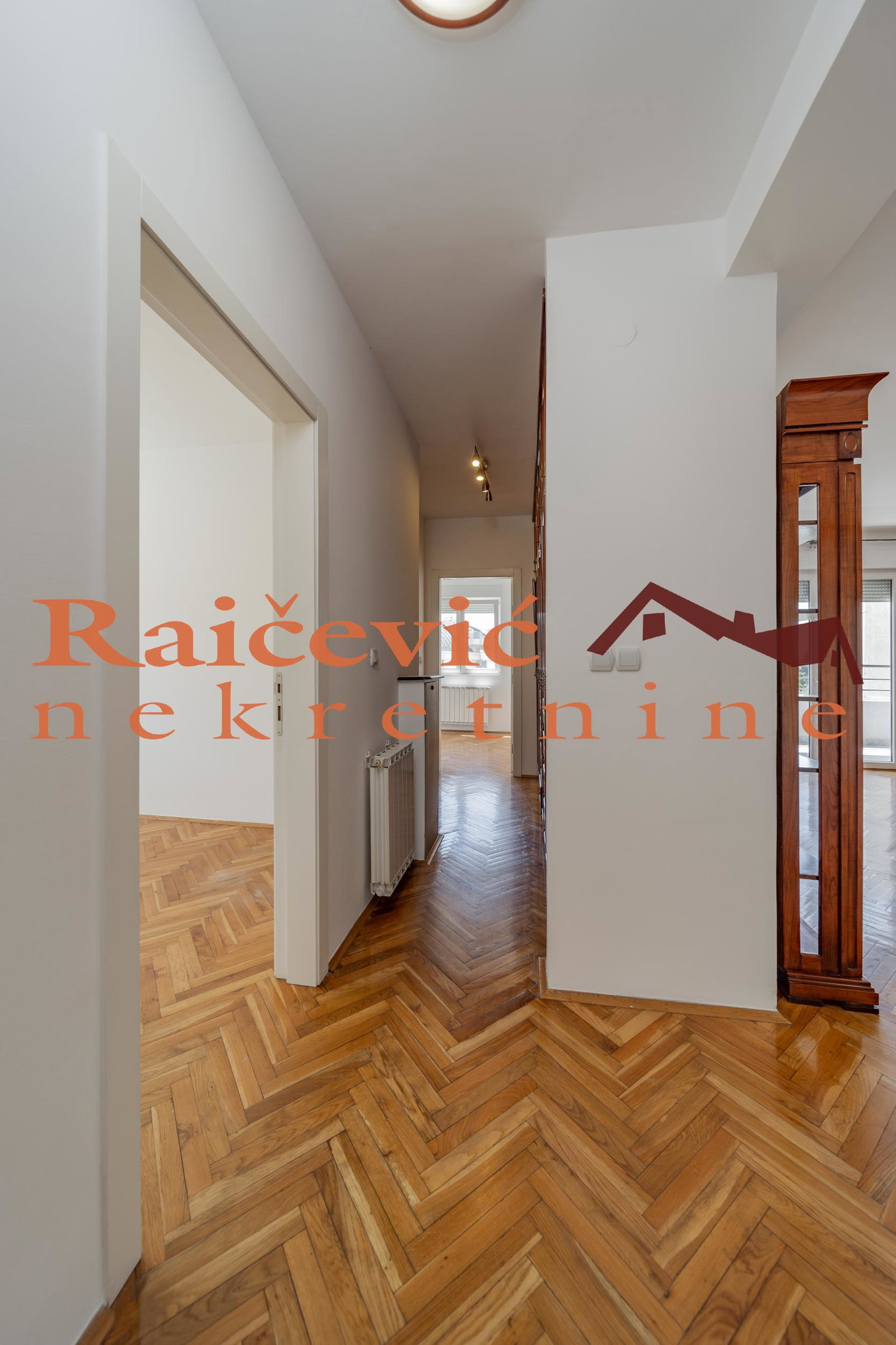 Četvorosoban stan na prodaju, Dedinje, Beograd, 117m², 2. sprat, 468.000 €