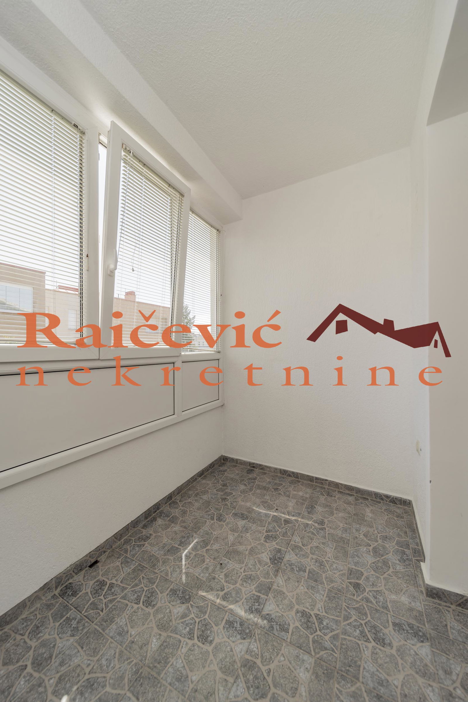Četvorosoban stan na prodaju, Dedinje, Beograd, 117m², 2. sprat, 468.000 €