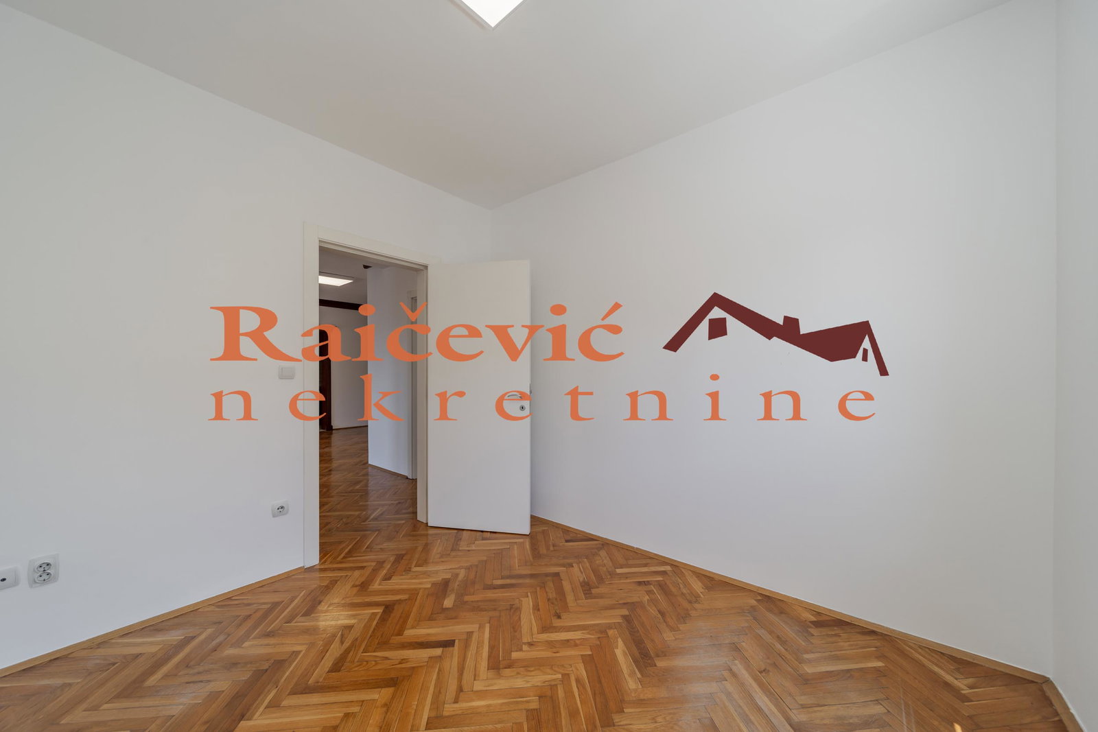 Četvorosoban stan na prodaju, Dedinje, Beograd, 117m², 2. sprat, 468.000 €