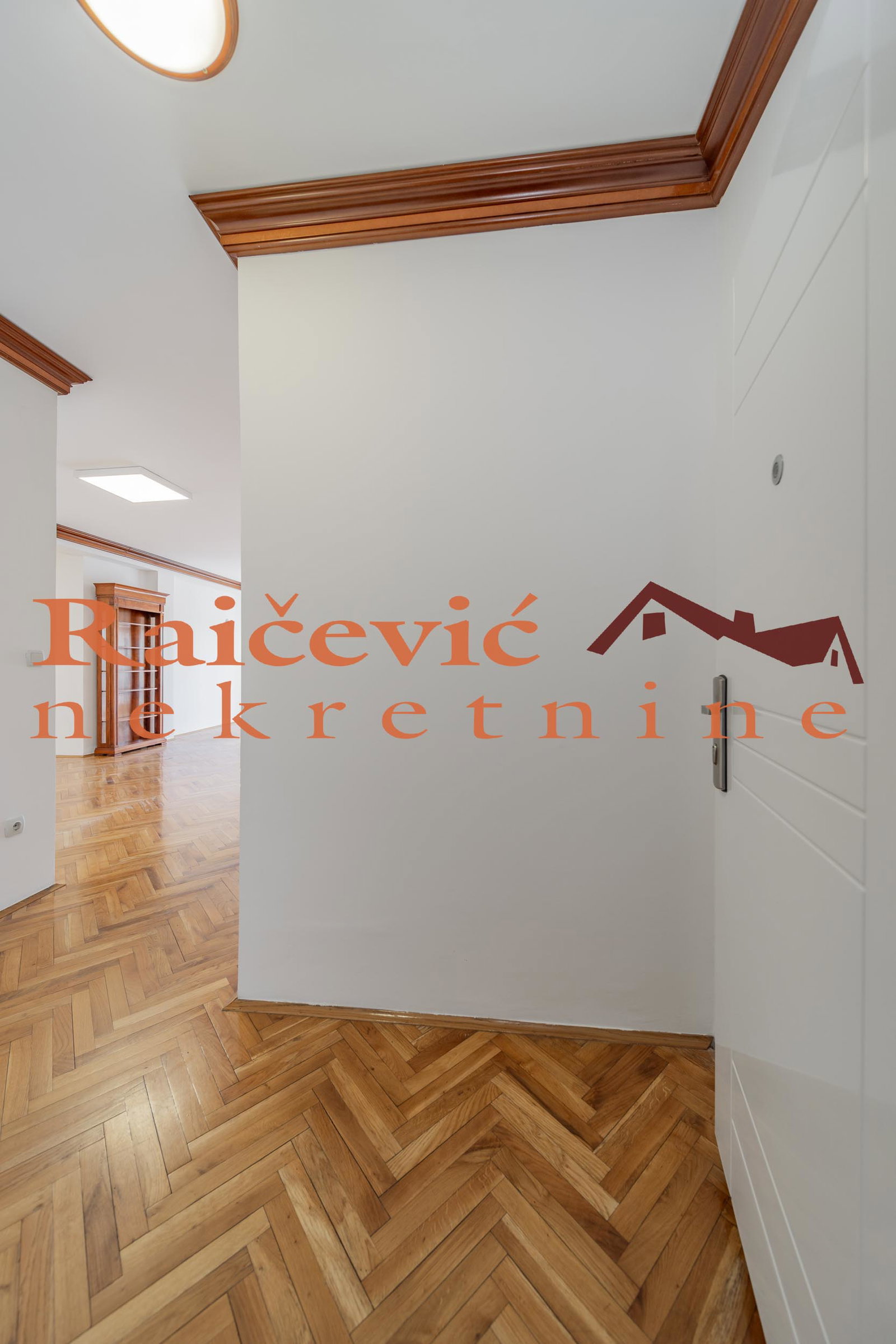 Četvorosoban stan na prodaju, Dedinje, Beograd, 117m², 2. sprat, 468.000 €