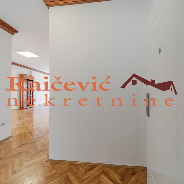 Četvorosoban stan na prodaju, Dedinje, Beograd, 117m², 2. sprat, 468.000 €