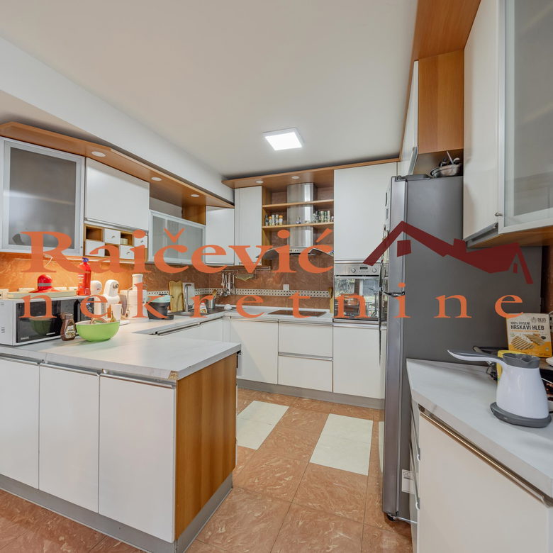 Kuća Izdavanje Beograd Dedinje 110 m2