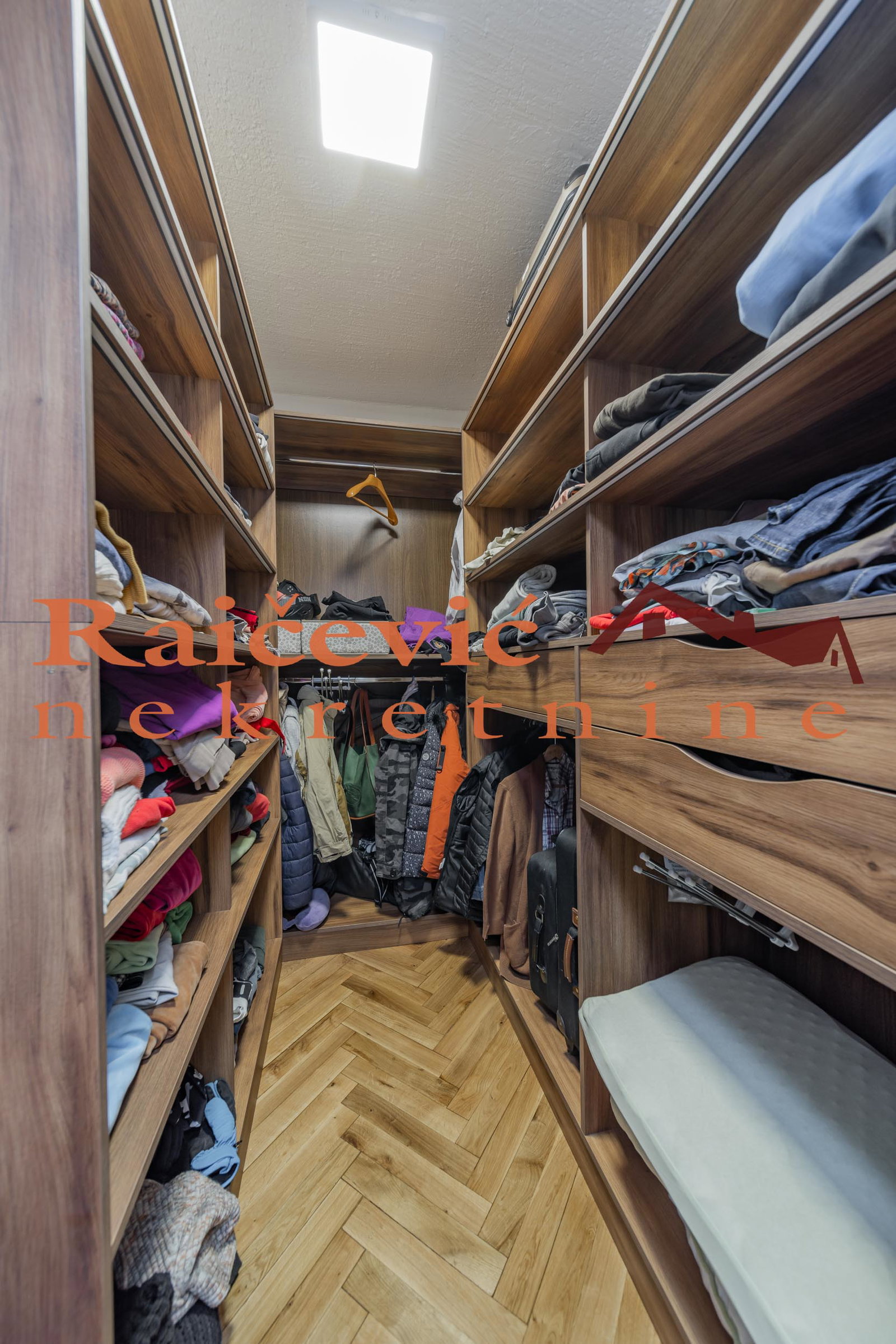 150471 Kuća Izdavanje Beograd Dedinje 110 m2
