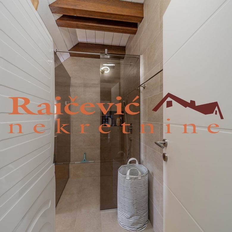Kuća za izdavanje, Dedinje, Beograd, 110m², 2.500 €/mes