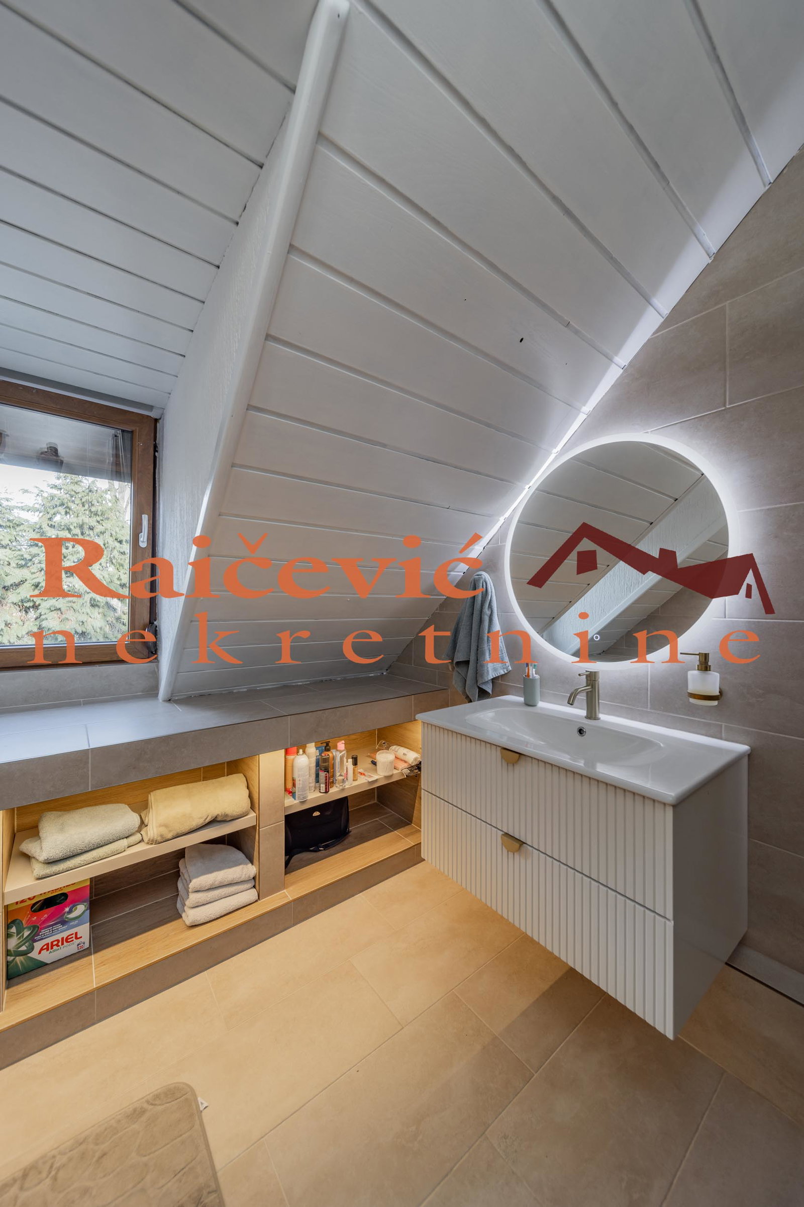 150480 Kuća za izdavanje, Dedinje, Beograd, 110m², 2.500 €/mes