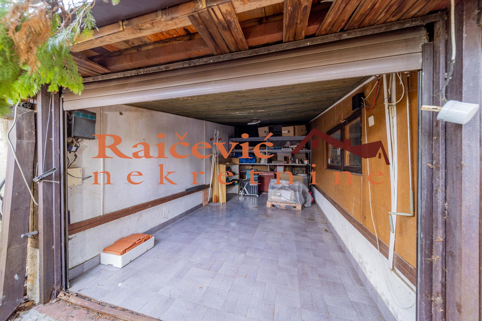 150481 Kuća za izdavanje, Dedinje, Beograd, 110m², 2.500 €/mes