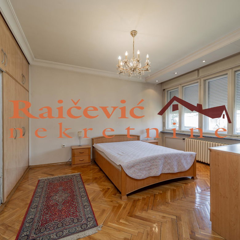 Kuća na prodaju, Centar, 273m², 700.000 €