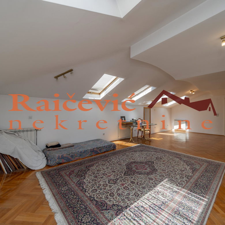 Kuća na prodaju, Centar, 273m², 700.000 €