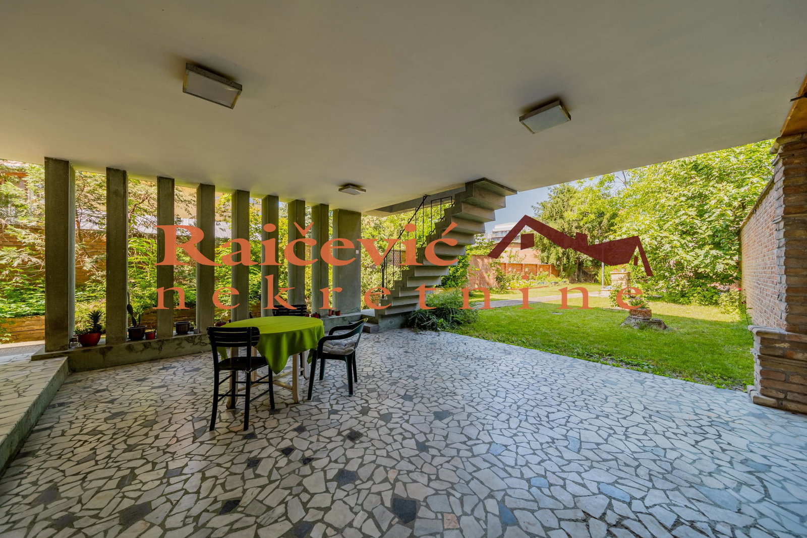 Kuća na prodaju, Centar, 273m², 700.000 €