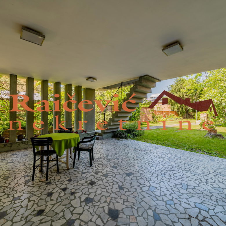 Kuća na prodaju, Centar, 273m², 700.000 €