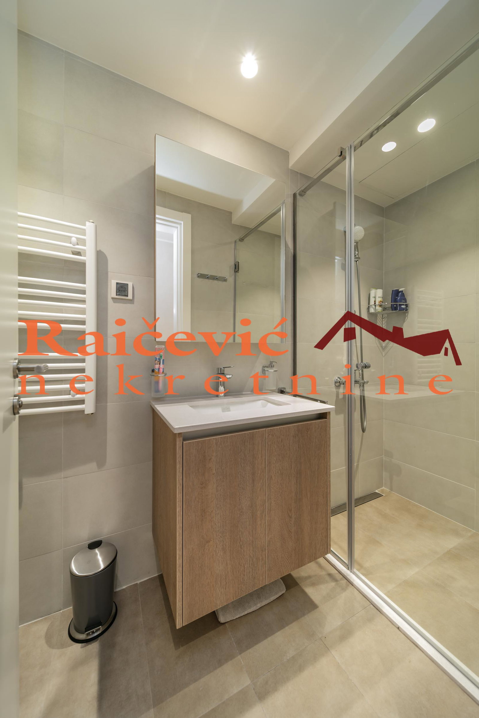 150515 Četvorosoban stan za izdavanje, Beograd na Vodi, Beograd, 90m², 2.000 €/mes