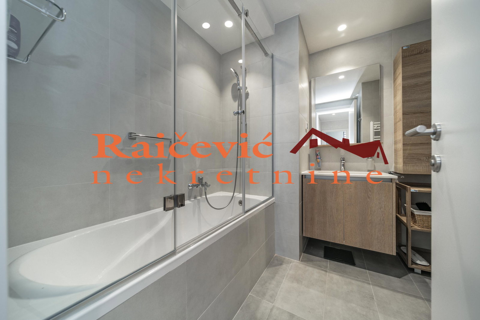 150516 Četvorosoban stan za izdavanje, Beograd na Vodi, Beograd, 90m², 2.000 €/mes