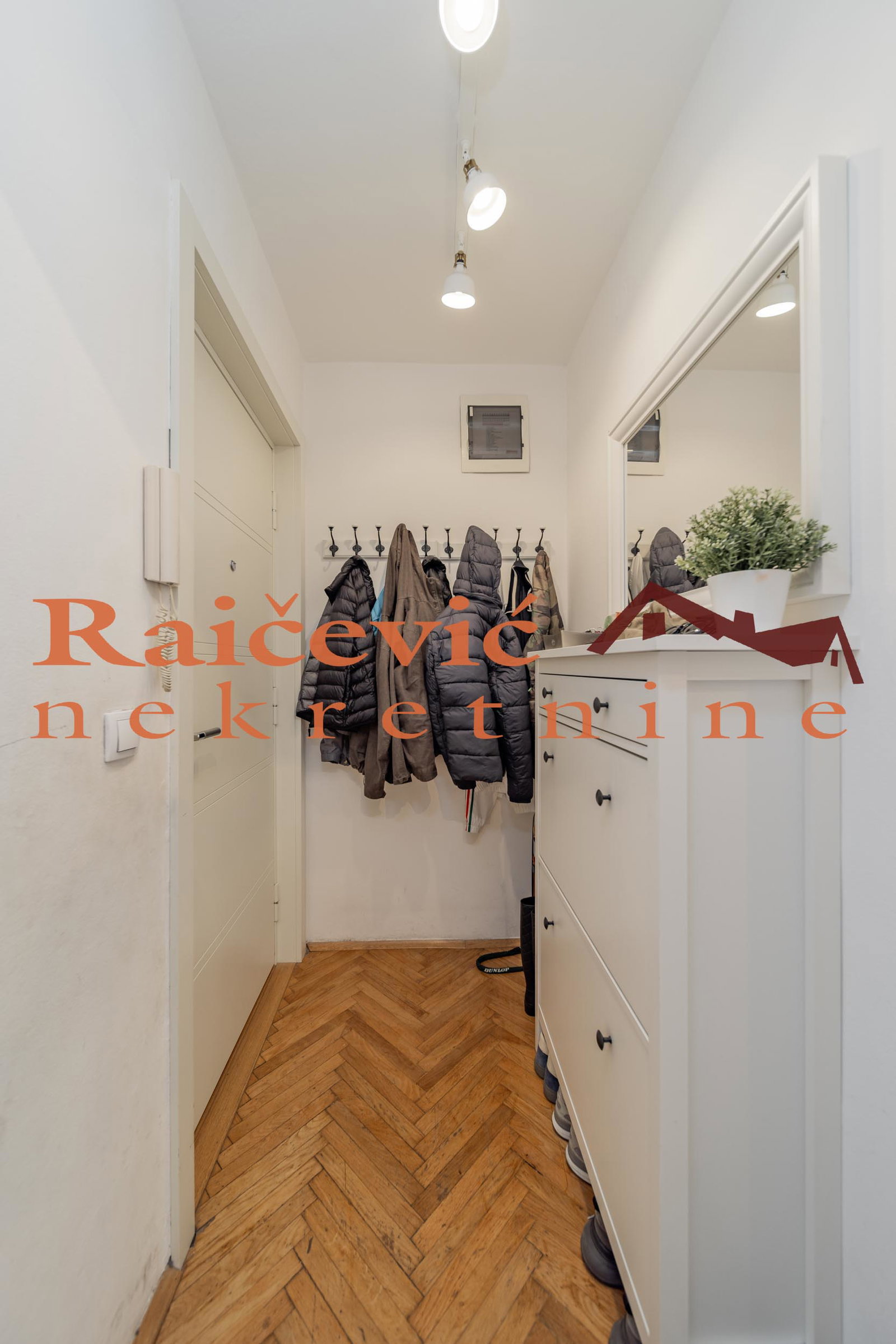 150651 Trosoban stan na prodaju, Crveni Krst, Beograd, 69m², 255.000 €