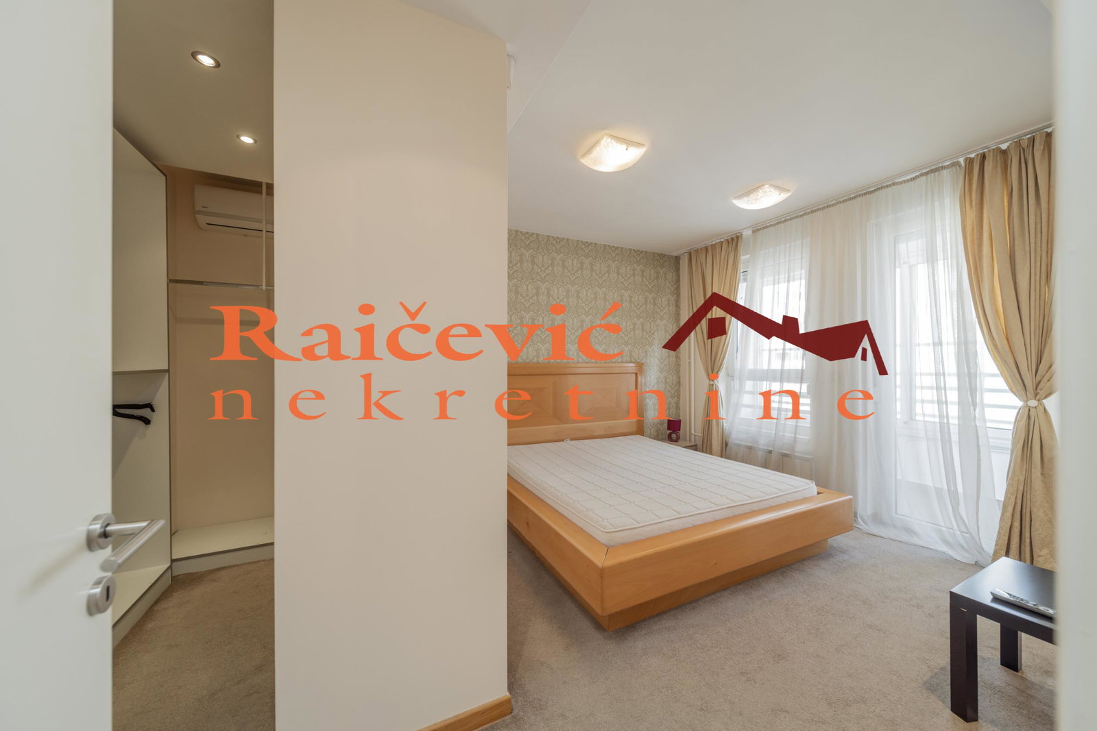 Trosoban stan na prodaju, Beograd, 106m², 390.000 €