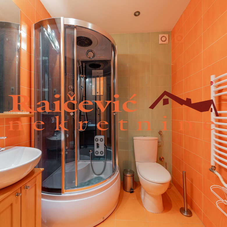 Trosoban stan na prodaju, Beograd, 106m², 390.000 €