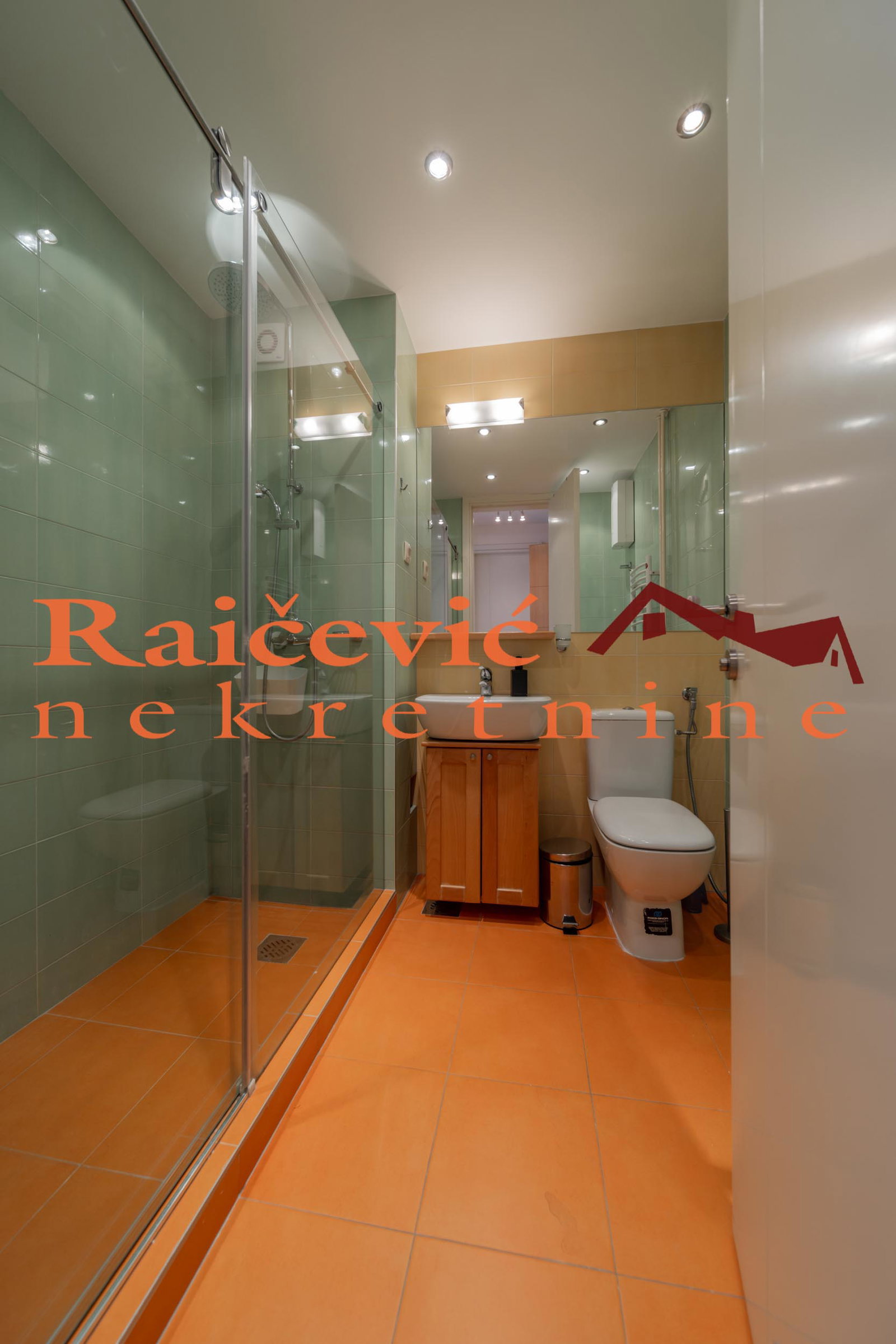 Trosoban stan na prodaju, Beograd, 106m², 390.000 €