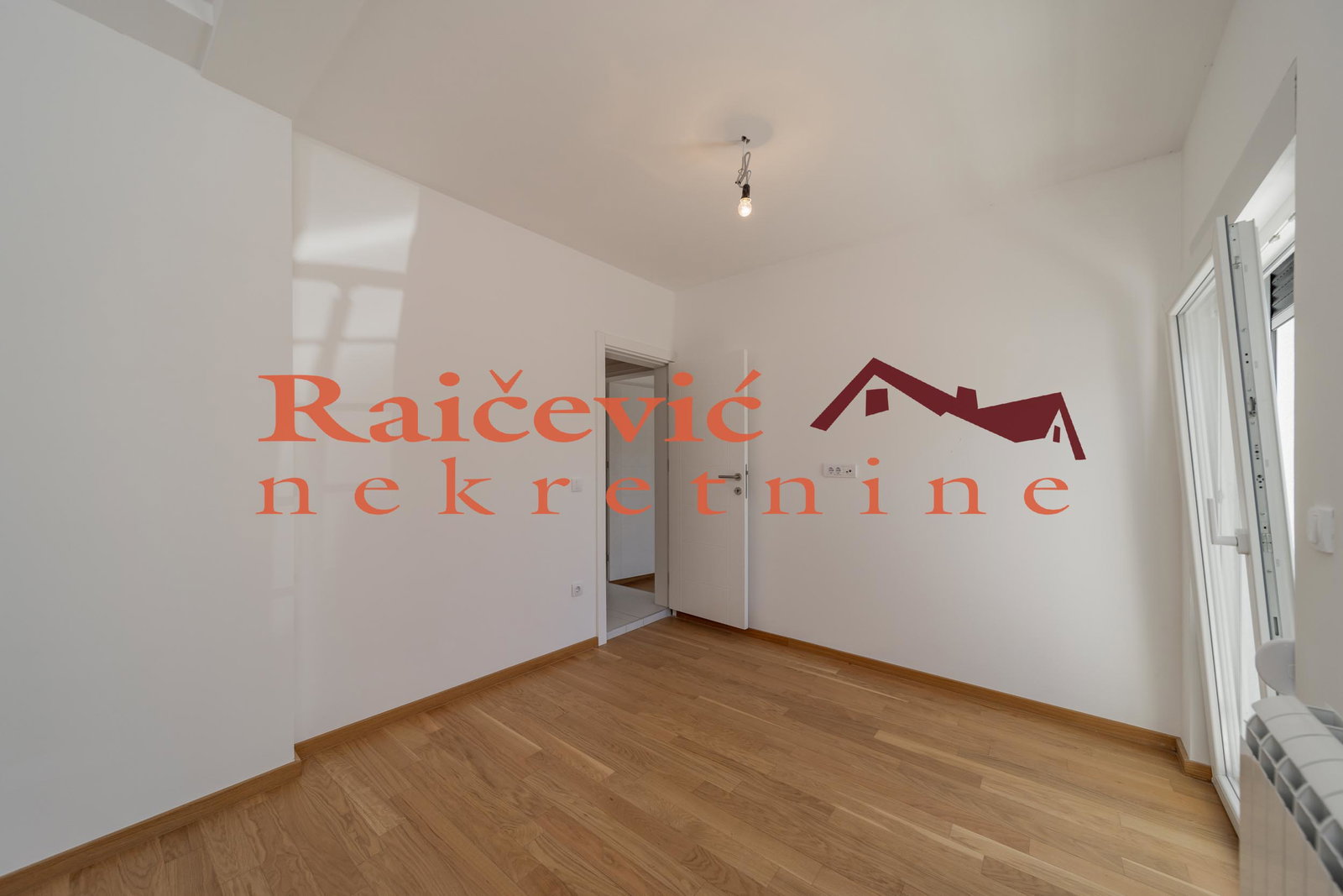 Trosoban stan na prodaju, Kaluđerica, Beograd, 95m², 161.750 €