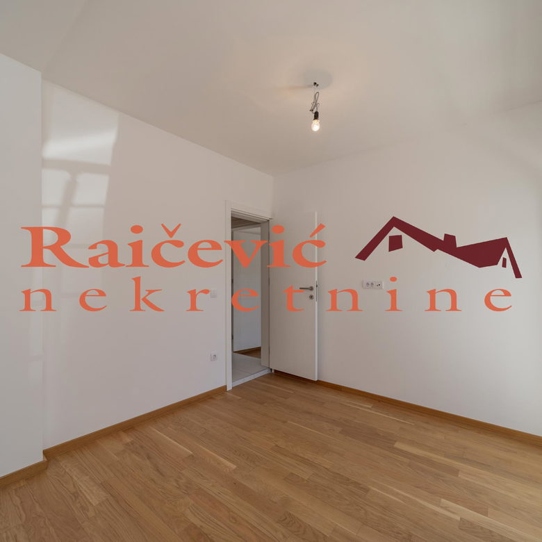 Trosoban stan na prodaju, Kaluđerica, Beograd, 95m², 161.750 €