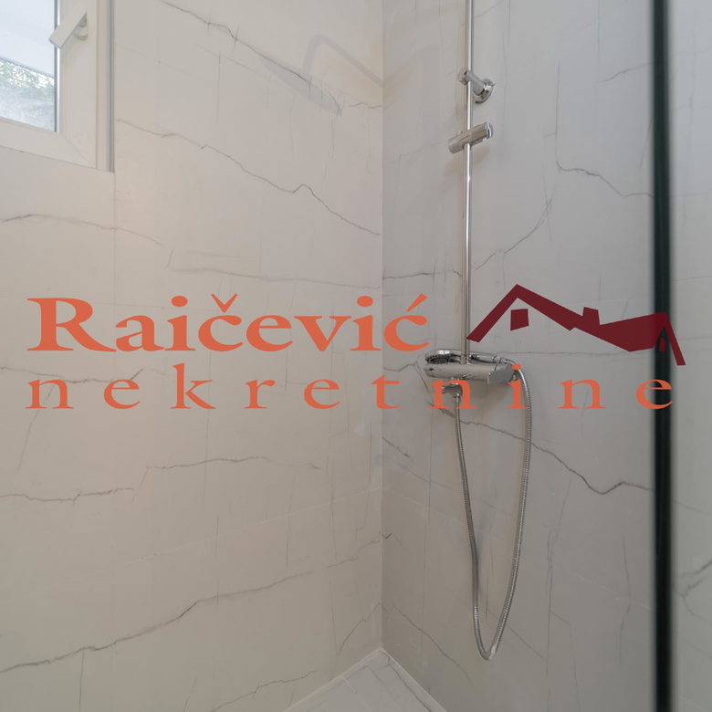 Trosoban stan na prodaju, Kaluđerica, Beograd, 95m², 161.750 €