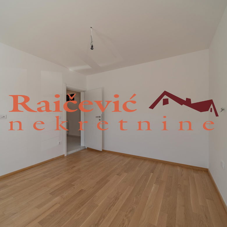 Trosoban stan na prodaju, Kaluđerica, Beograd, 95m², 161.750 €