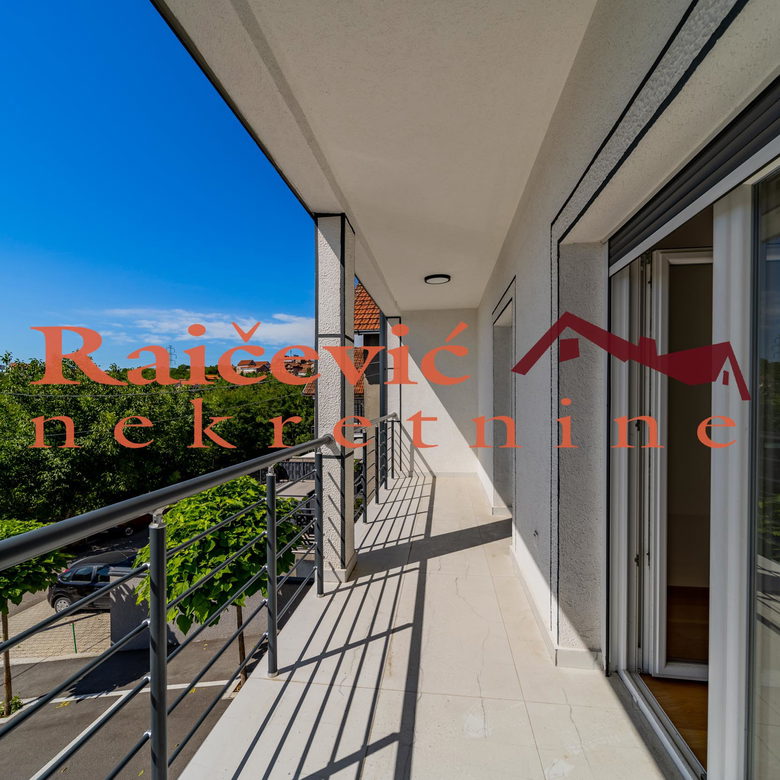 Trosoban stan na prodaju, Kaluđerica, Beograd, 82m², 140.300 €