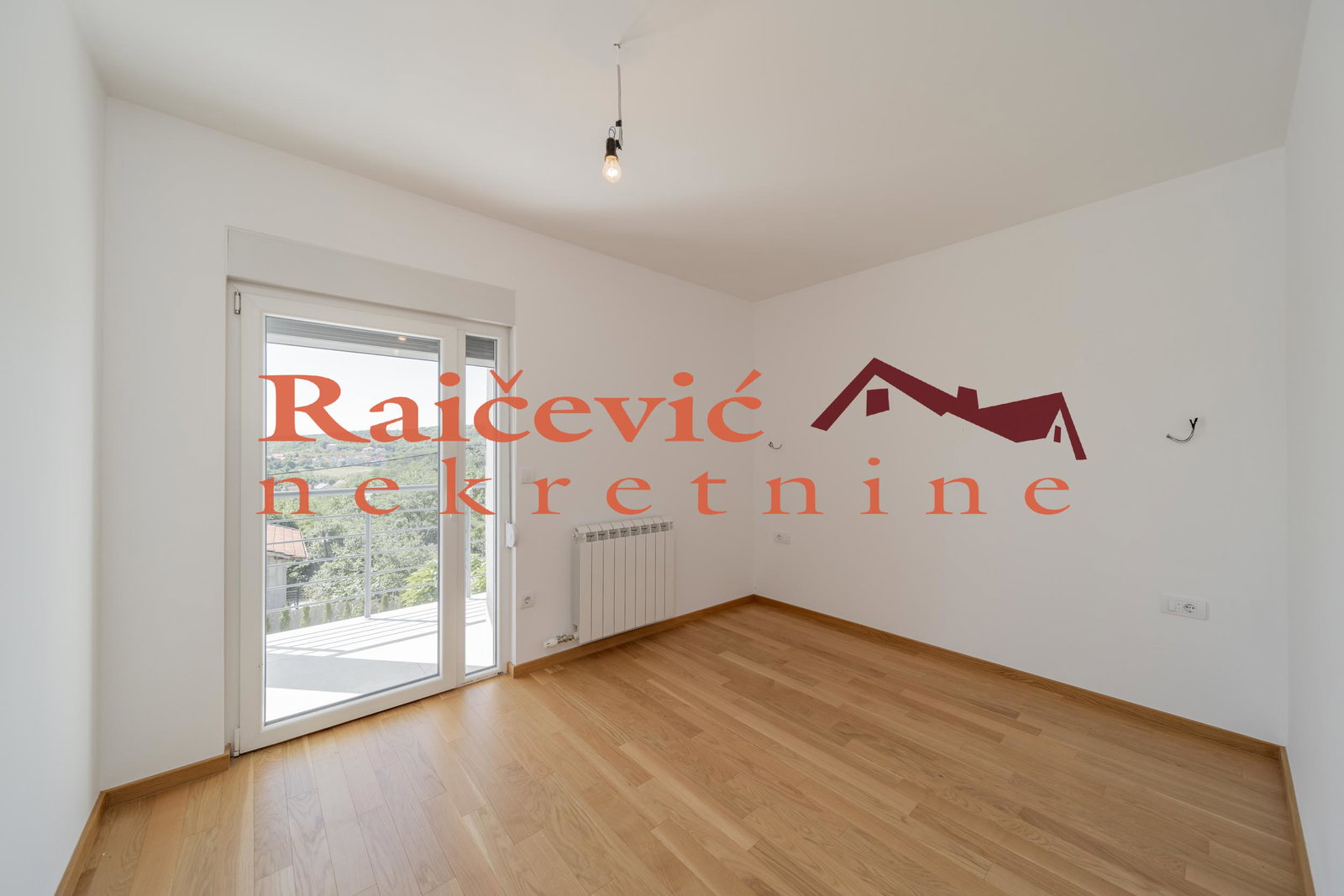150881 Trosoban stan na prodaju, Kaluđerica, Beograd, 82m², 140.300 €