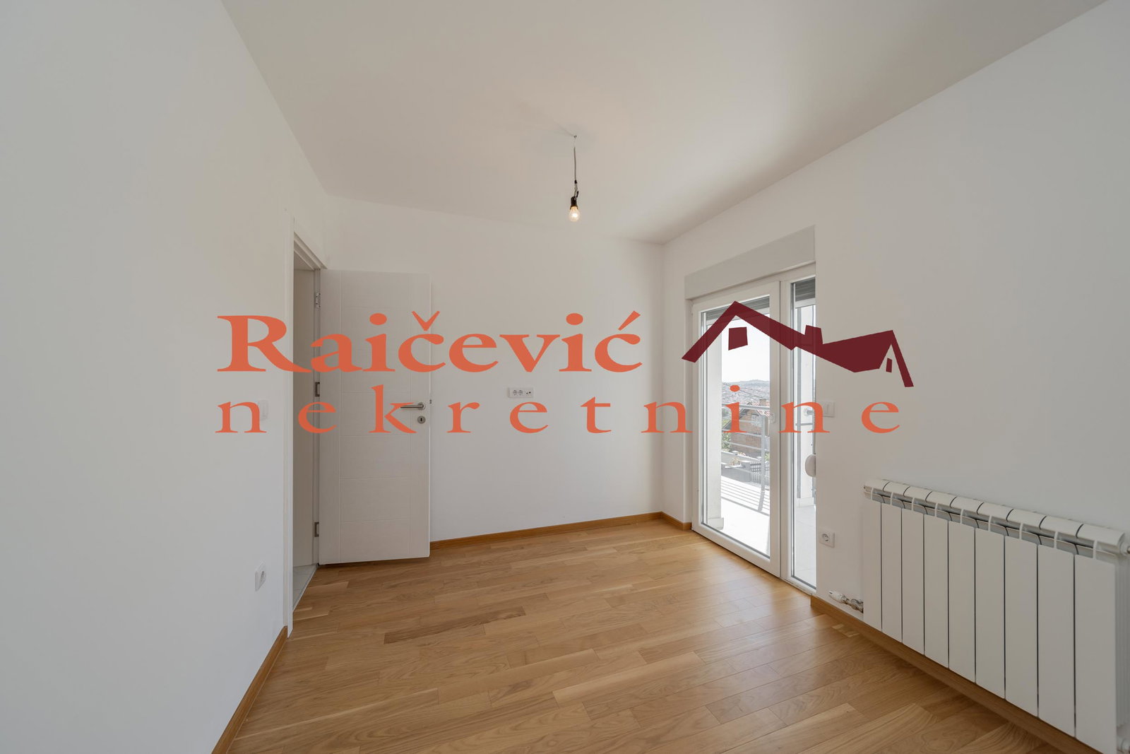 150882 Trosoban stan na prodaju, Kaluđerica, Beograd, 82m², 140.300 €