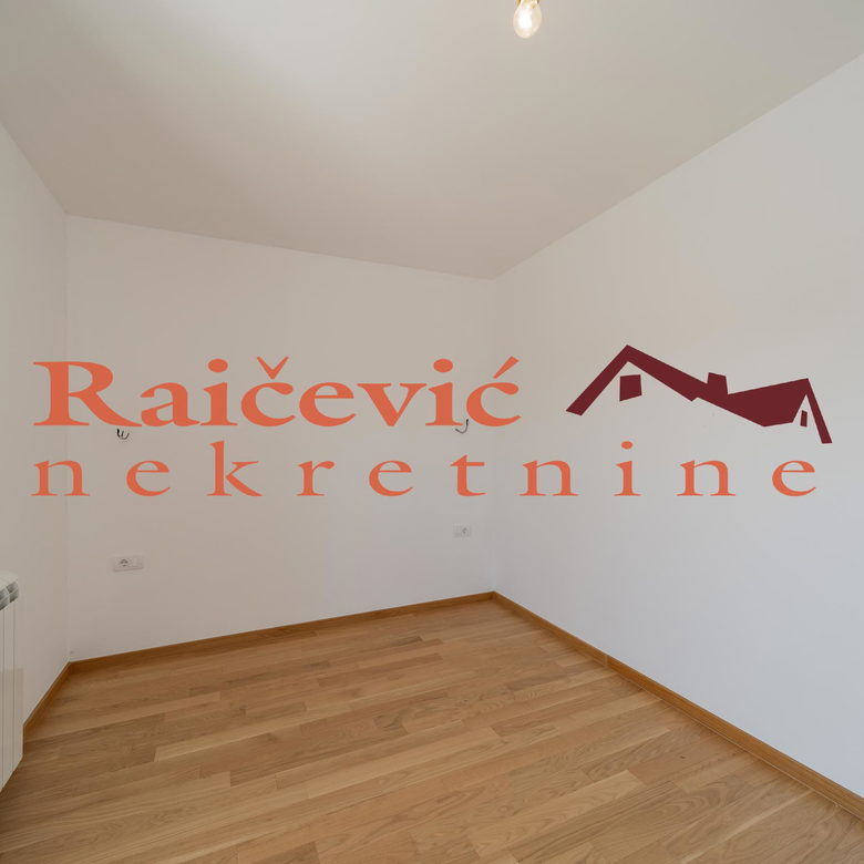 Trosoban stan na prodaju, Kaluđerica, Beograd, 82m², 140.300 €