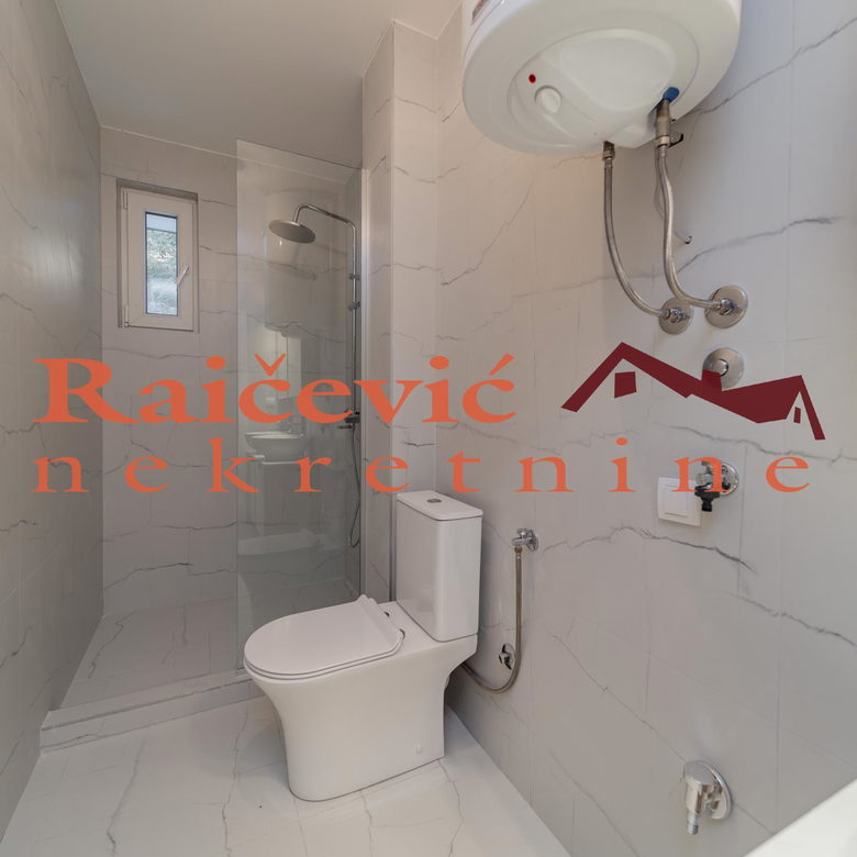 Trosoban stan na prodaju, Kaluđerica, Beograd, 82m², 140.300 €
