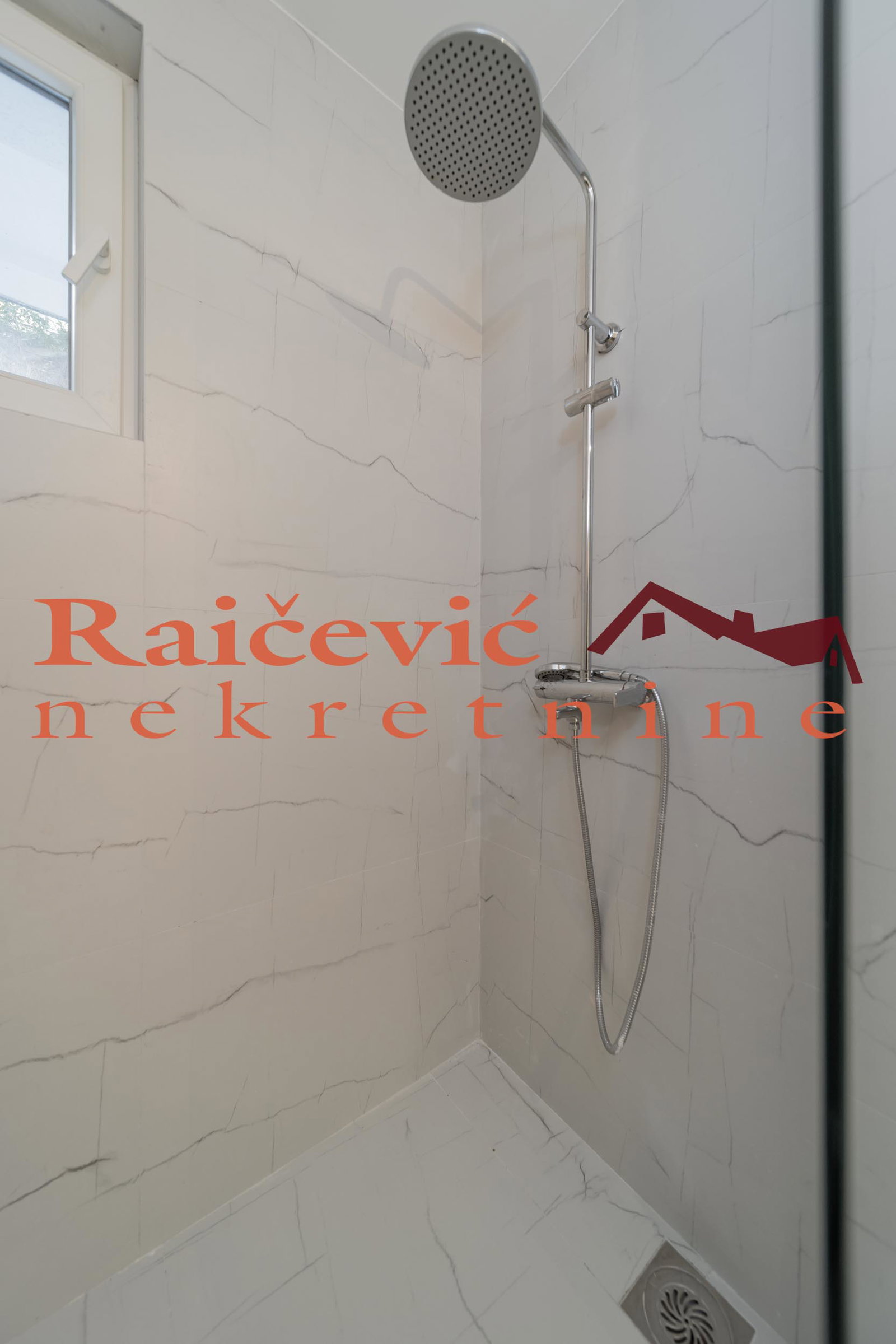 150886 Trosoban stan na prodaju, Kaluđerica, Beograd, 82m², 140.300 €