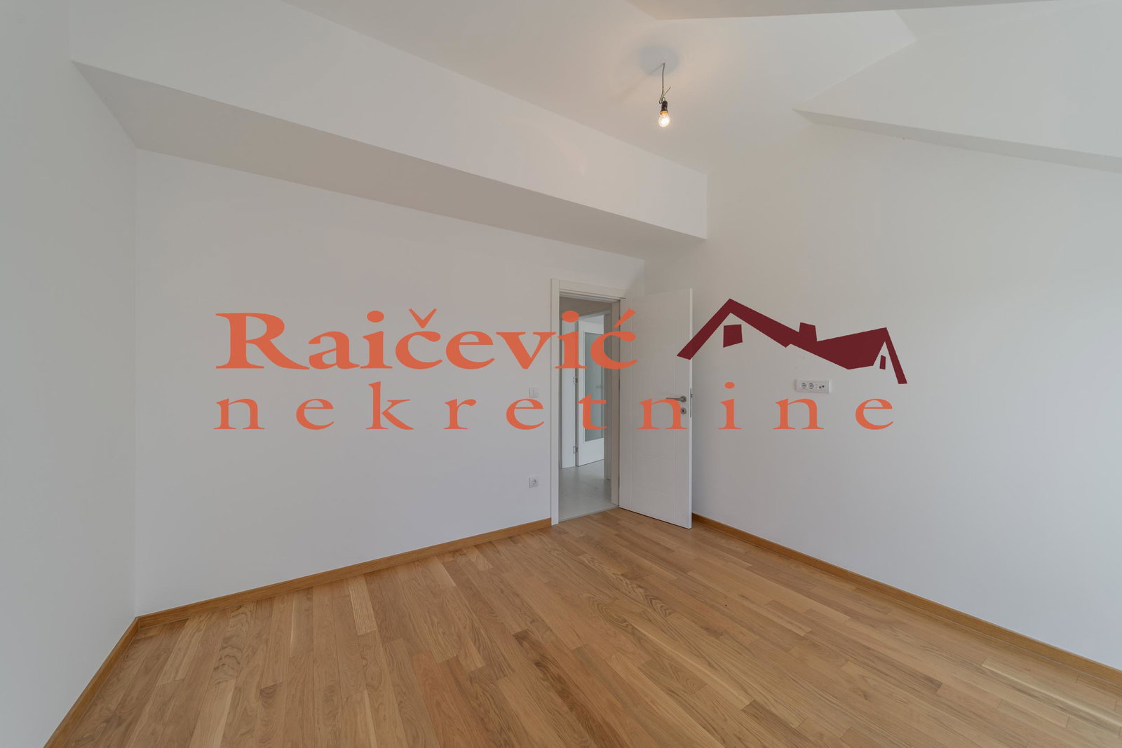 150919 Trosoban stan na prodaju, Kaluđerica, Beograd, 81m², 138.650 €