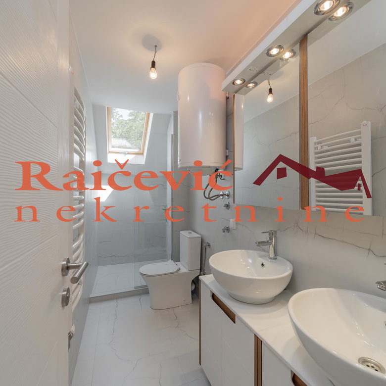 Trosoban stan na prodaju, Kaluđerica, Beograd, 81m², 138.650 €