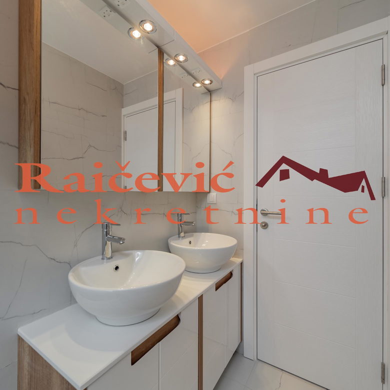 Trosoban stan na prodaju, Kaluđerica, Beograd, 81m², 138.650 €