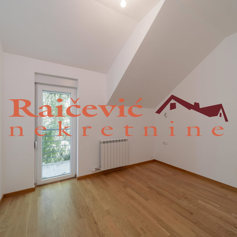 Trosoban stan na prodaju, Kaluđerica, Beograd, 81m², 138.650 €