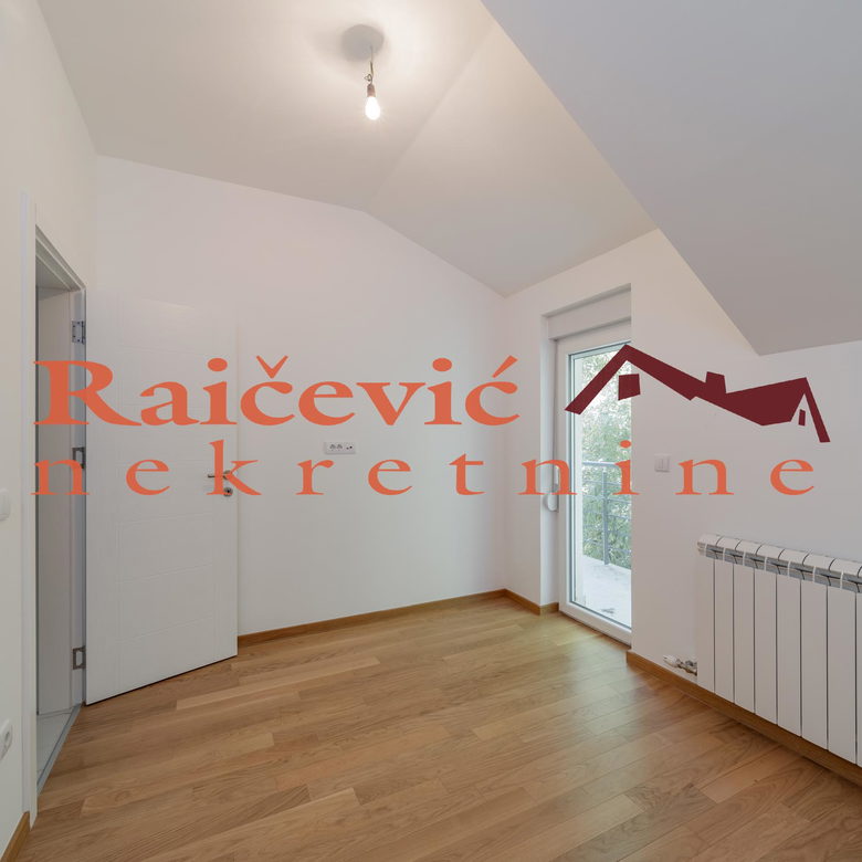 Trosoban stan na prodaju, Kaluđerica, Beograd, 81m², 138.650 €