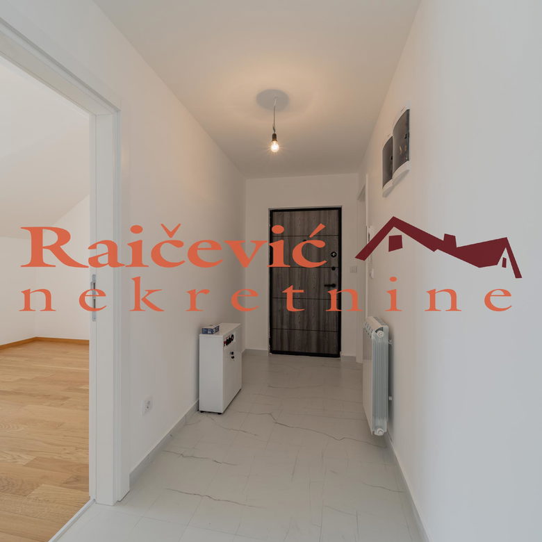 Trosoban stan na prodaju, Kaluđerica, Beograd, 81m², 138.650 €