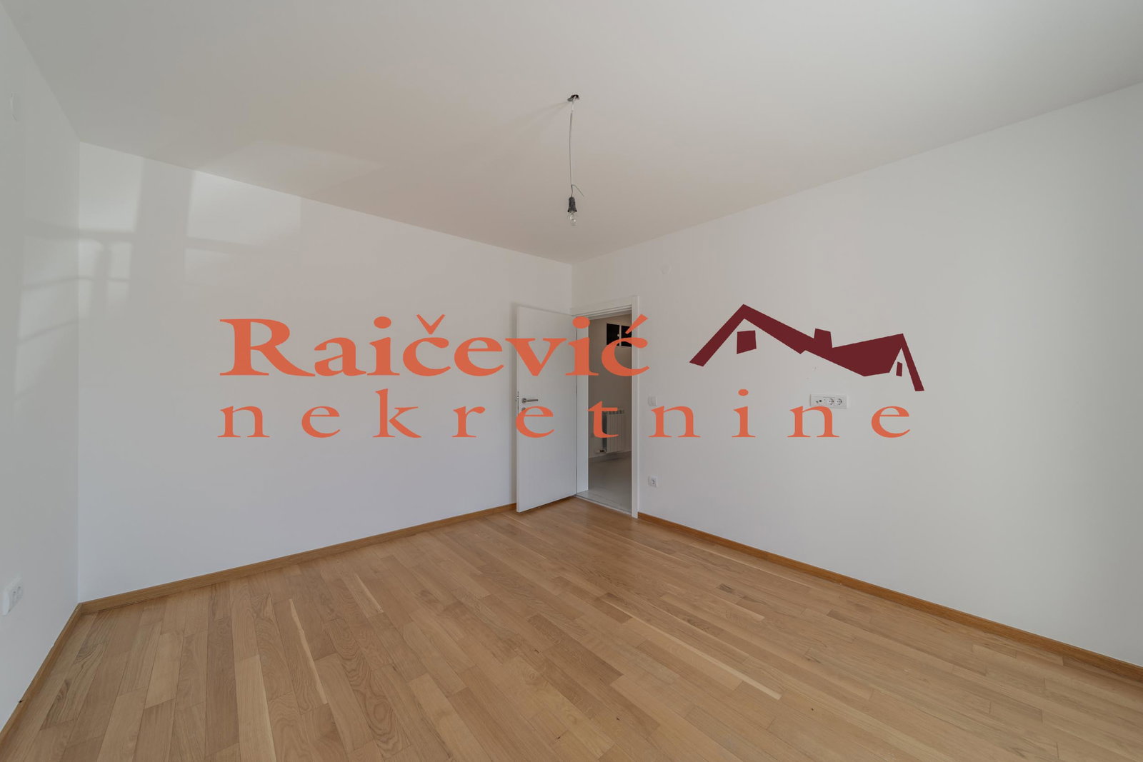Trosoban stan na prodaju, Kaluđerica, Beograd, 95m², 161.750 €