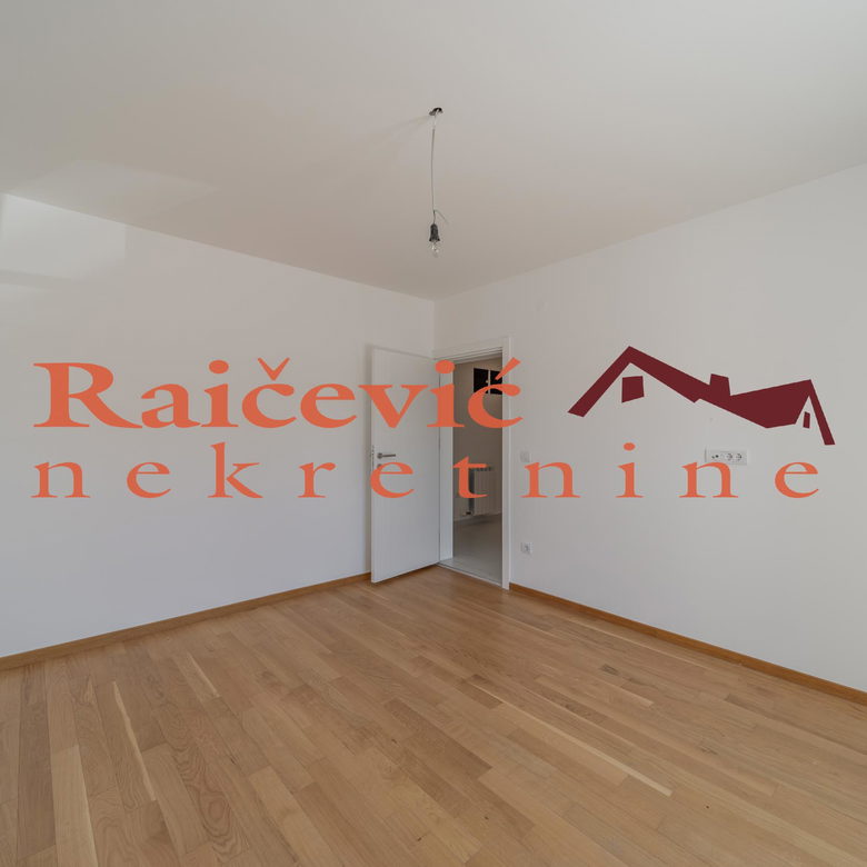 Trosoban stan na prodaju, Kaluđerica, Beograd, 95m², 161.750 €