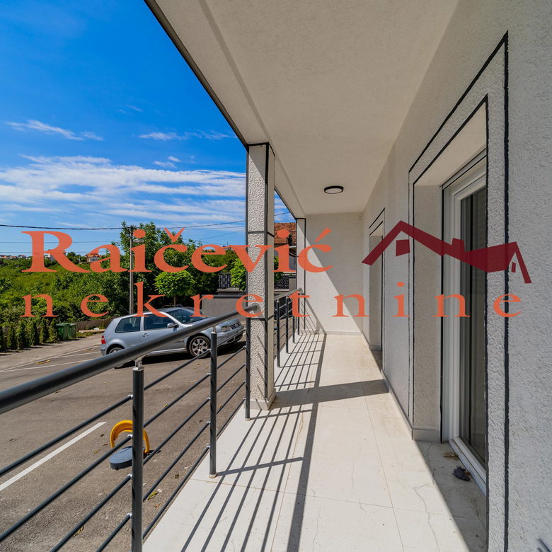 Trosoban stan na prodaju, Kaluđerica, Beograd, 95m², 161.750 €