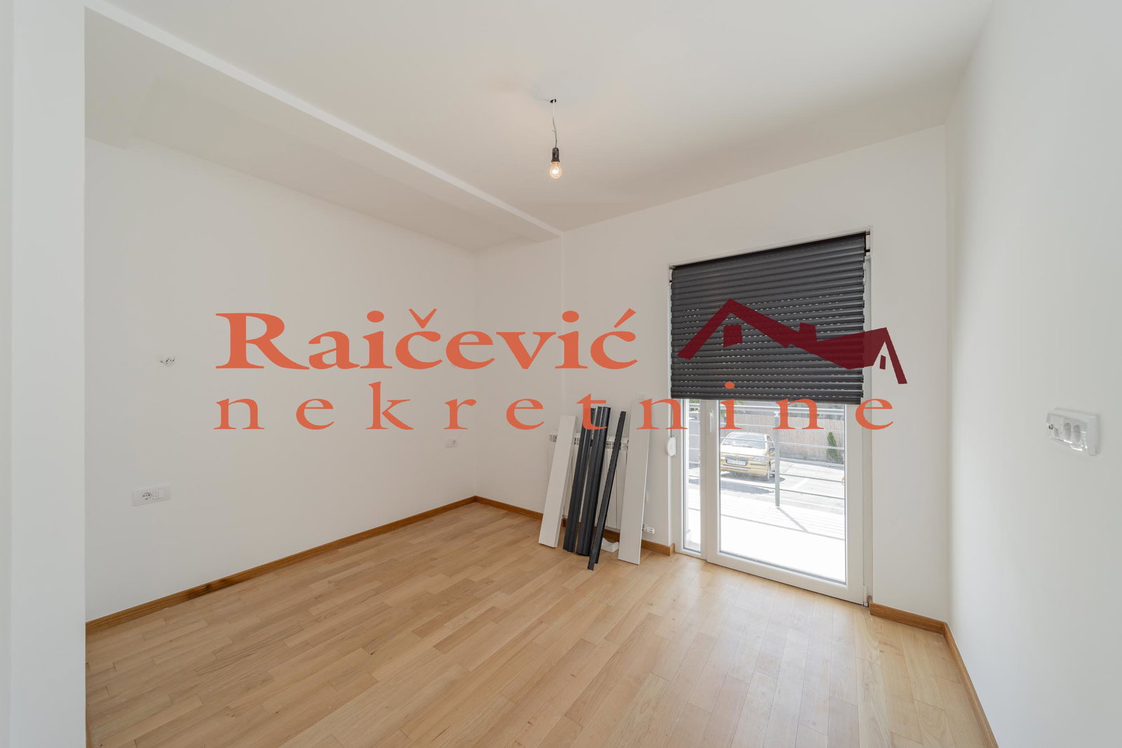 Trosoban stan na prodaju, Kaluđerica, Beograd, 95m², 161.750 €