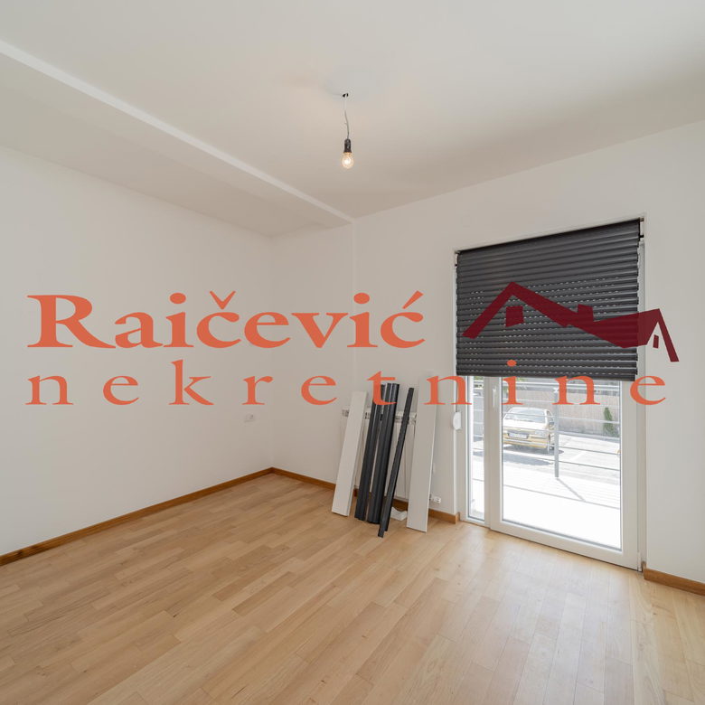 Trosoban stan na prodaju, Kaluđerica, Beograd, 95m², 161.750 €