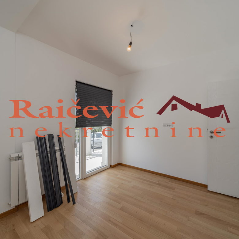 Trosoban stan na prodaju, Kaluđerica, Beograd, 95m², 161.750 €