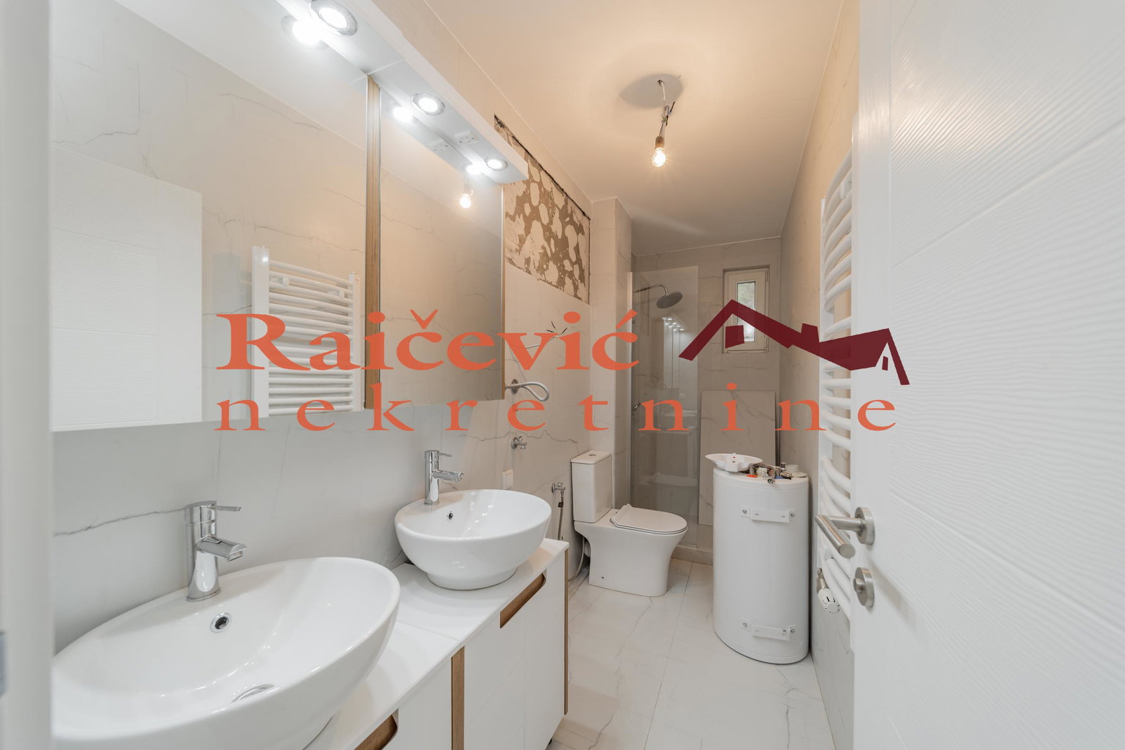 Trosoban stan na prodaju, Kaluđerica, Beograd, 95m², 161.750 €