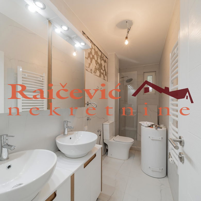 Trosoban stan na prodaju, Kaluđerica, Beograd, 95m², 161.750 €