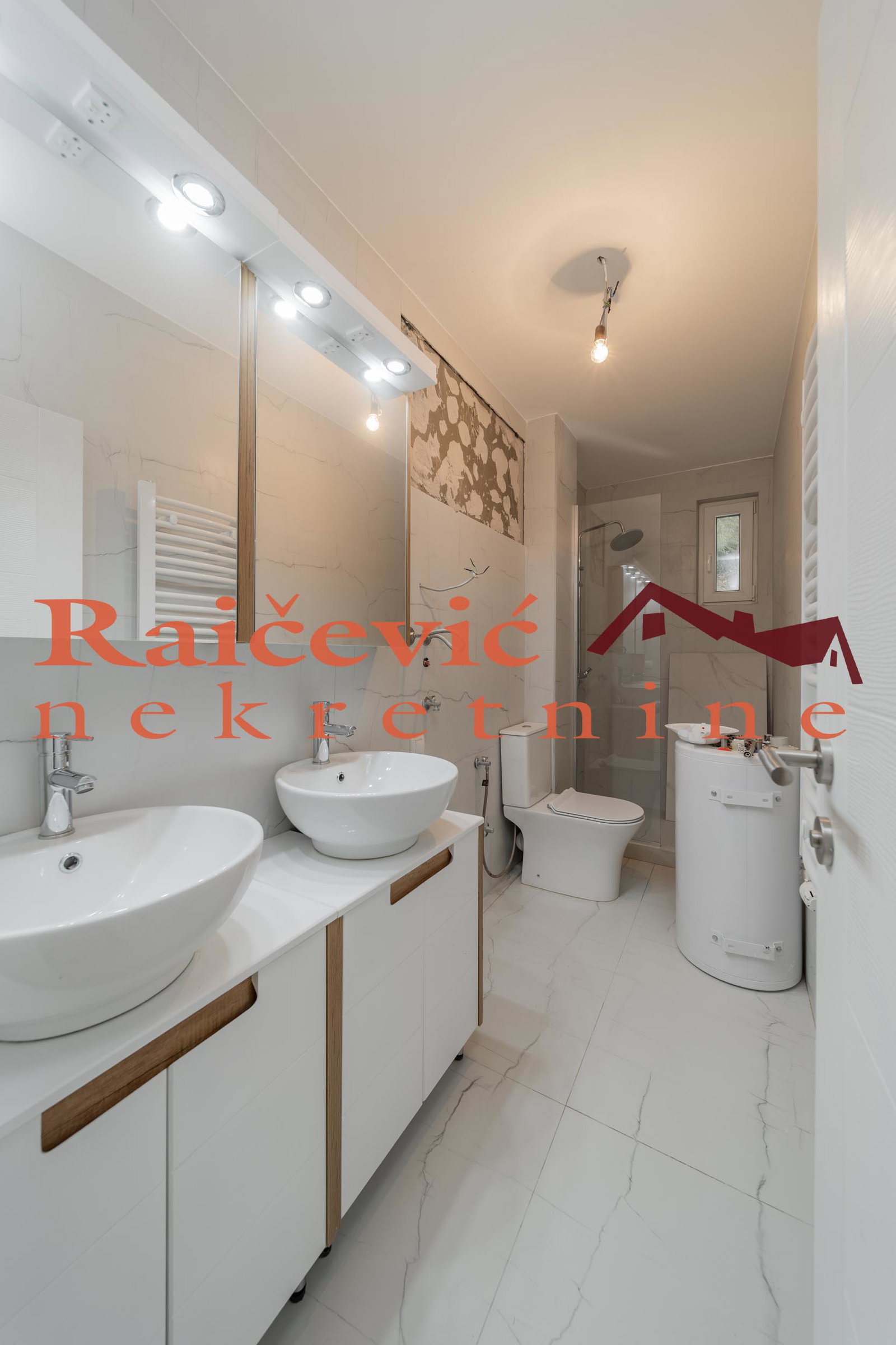 Trosoban stan na prodaju, Kaluđerica, Beograd, 95m², 161.750 €