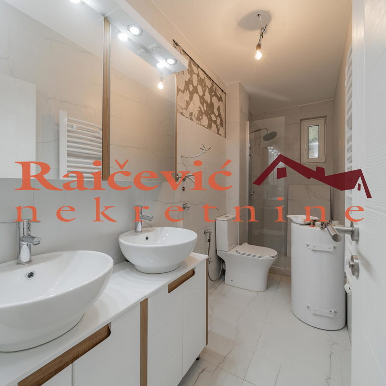 Trosoban stan na prodaju, Kaluđerica, Beograd, 95m², 161.750 €