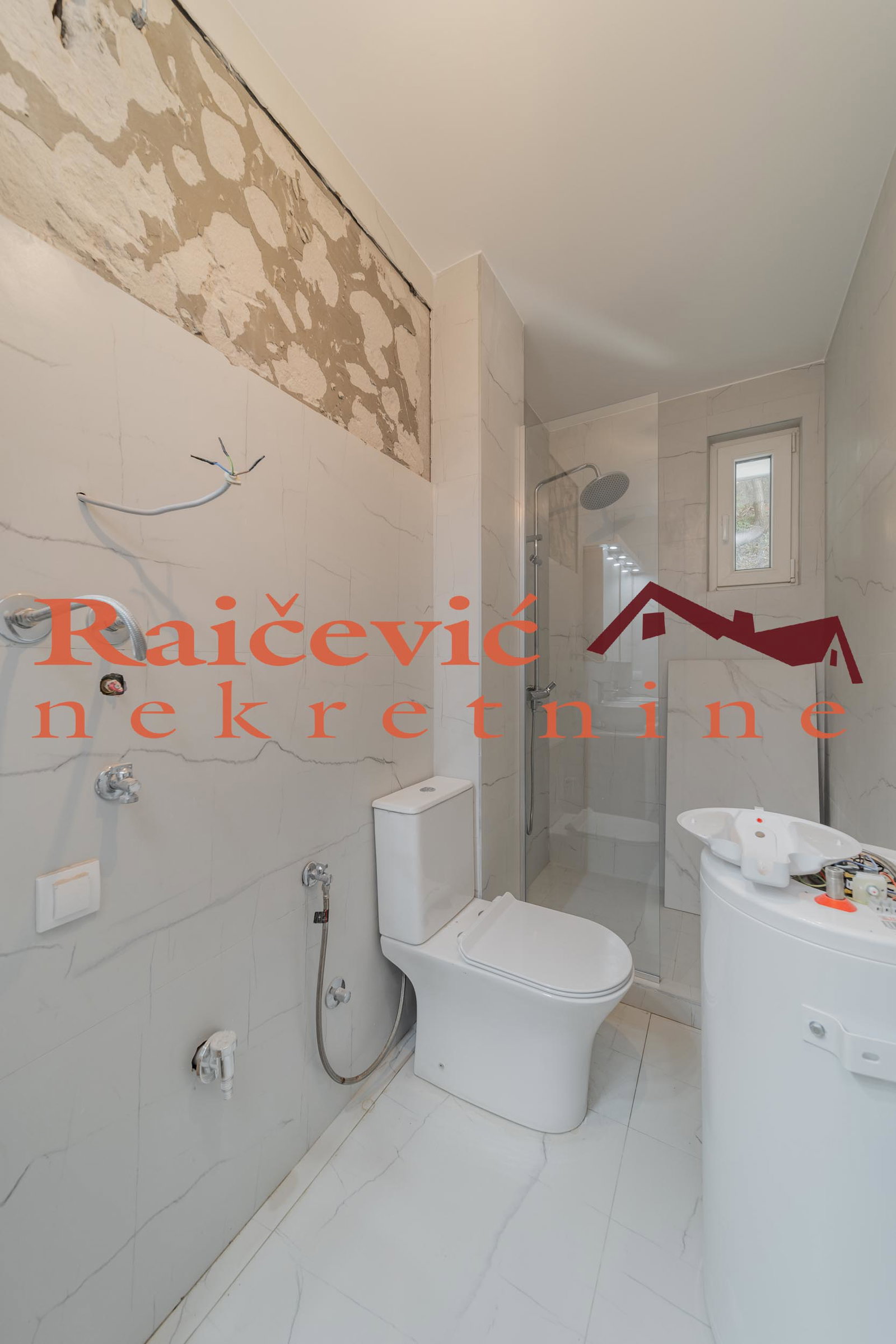 Trosoban stan na prodaju, Kaluđerica, Beograd, 95m², 161.750 €