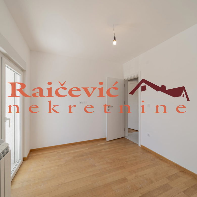 Trosoban stan na prodaju, Kaluđerica, Beograd, 82m², 140.300 €